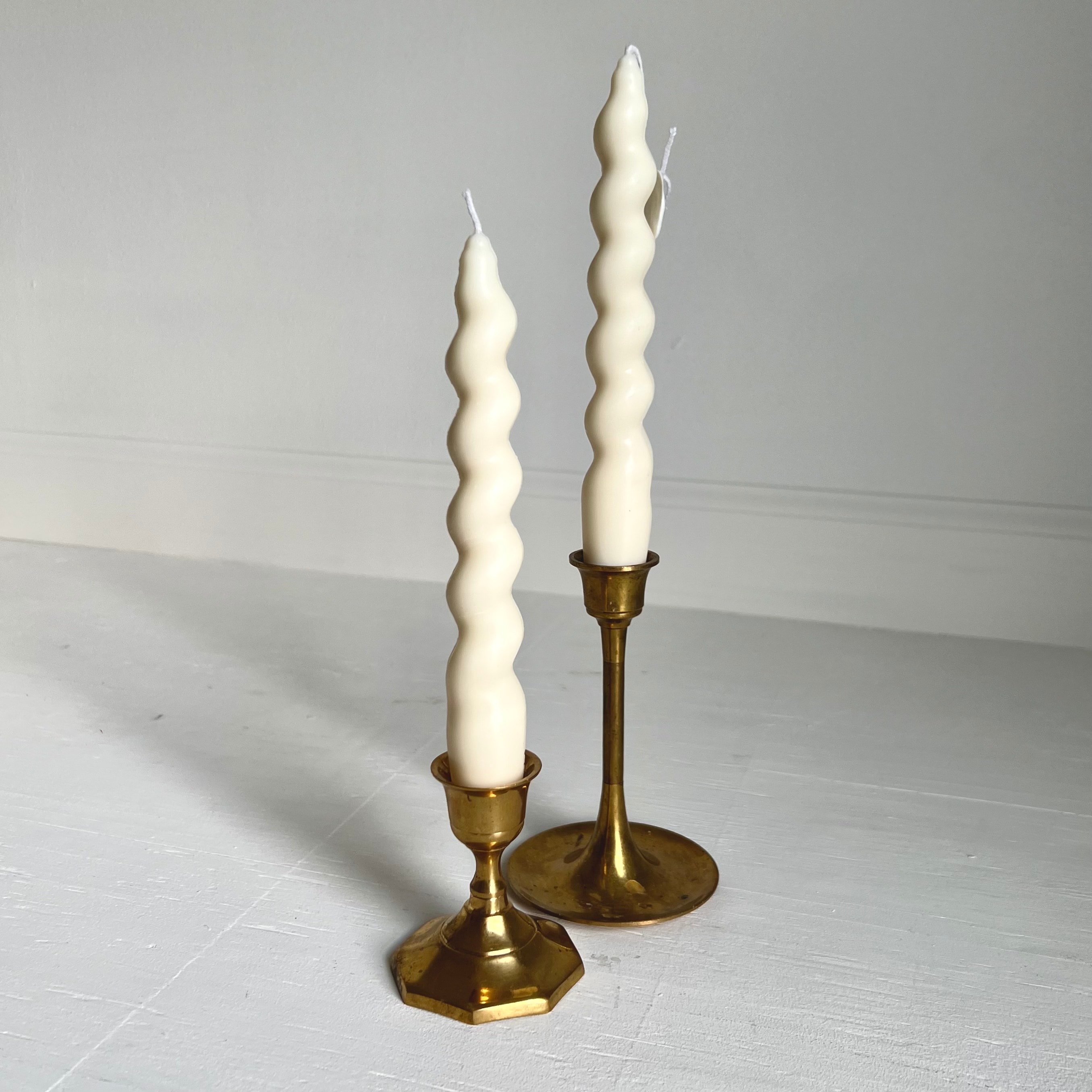 Saia Candle Set (2 taper candles, stand not included)